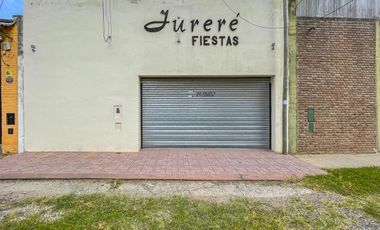 Local tipo salón multi espacio sobre avenida principal en Baigorria