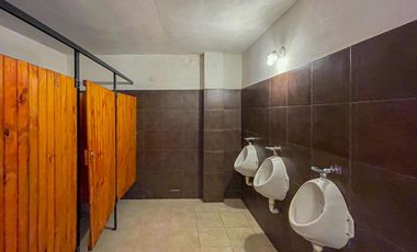 Local tipo salón multi espacio sobre avenida principal en Baigorria