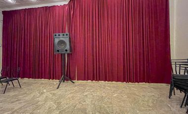 Local tipo salón multi espacio sobre avenida principal en Baigorria