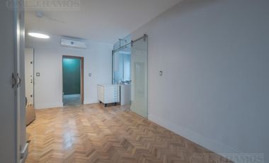 Esmeralda y Juncal. Reciclado. Cochera fija con baulera.