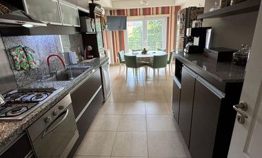 Departamento 4 ambientes con 2 cocheras Quilmes
