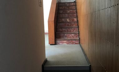 CASA CON USO DE SUELO PARA OFICINA EN PEDREGAL