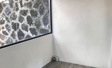 CASA CON USO DE SUELO PARA OFICINA EN PEDREGAL