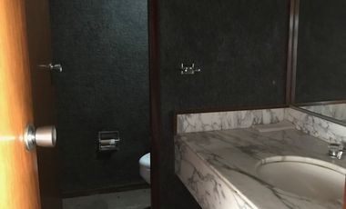 CASA CON USO DE SUELO PARA OFICINA EN PEDREGAL