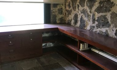 CASA CON USO DE SUELO PARA OFICINA EN PEDREGAL