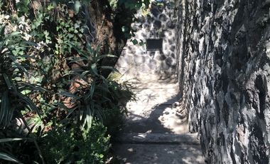 CASA CON USO DE SUELO PARA OFICINA EN PEDREGAL