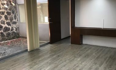 CASA CON USO DE SUELO PARA OFICINA EN PEDREGAL