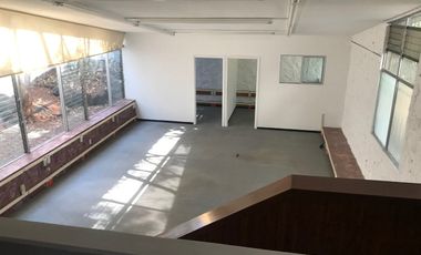 CASA CON USO DE SUELO PARA OFICINA EN PEDREGAL