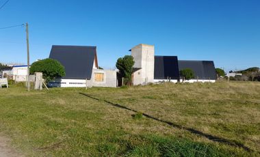 Casa en venta - 3 Dormitorio 1 Baño 1 Cochera - 290Mts2 - Mar De Cobo