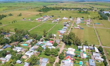 Terreno de 343m² con frente al sur en Barrio Tango