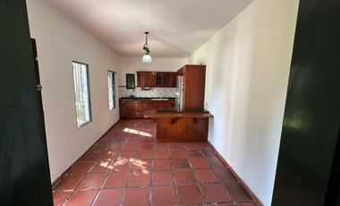 Casa en venta - 2 Dormitorios 2 Baños - Berazategui