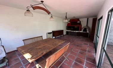 Casa en venta - 2 Dormitorios 2 Baños - Berazategui