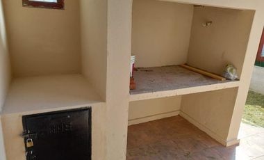 Casa en venta - 2 Dormitorios 1 Baño 1 Cochera - 300Mts2 - Mar Del Sur