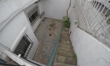 Casa Multifamiliar sobre lote de 330 m2 en Villa Ballester