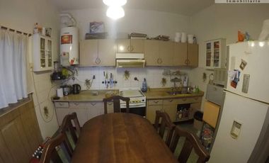 Casa Multifamiliar sobre lote de 330 m2 en Villa Ballester