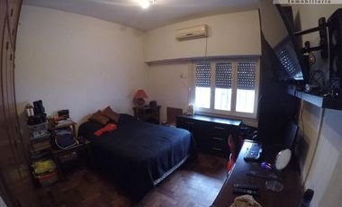 Casa Multifamiliar sobre lote de 330 m2 en Villa Ballester