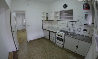 Casa Multifamiliar sobre lote de 330 m2 en Villa Ballester