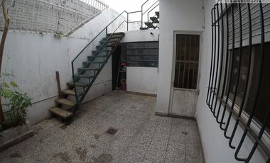 Casa Multifamiliar sobre lote de 330 m2 en Villa Ballester