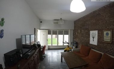 Casa Multifamiliar sobre lote de 330 m2 en Villa Ballester