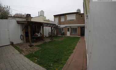 Casa Multifamiliar sobre lote de 330 m2 en Villa Ballester