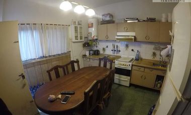 Casa Multifamiliar sobre lote de 330 m2 en Villa Ballester