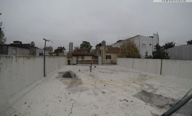 Casa Multifamiliar sobre lote de 330 m2 en Villa Ballester