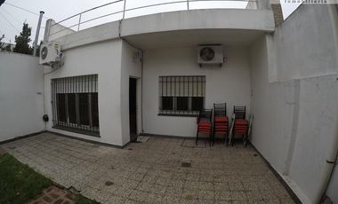 Casa Multifamiliar sobre lote de 330 m2 en Villa Ballester