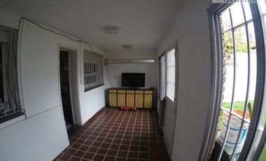 Casa Multifamiliar sobre lote de 330 m2 en Villa Ballester