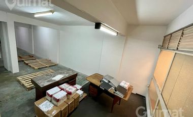 Deposito C/Posibilidad de Local - Villa uruiza