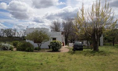 Casa en venta - 2 Dormitorios 1 Baño - Cochera - 1.400Mts2 - Urdampilleta, Bolívar