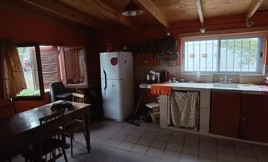 Casa en venta - 2 Dormitorios 1 Baño - Cochera - 1.400Mts2 - Urdampilleta, Bolívar