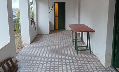 Casa en venta - 2 Dormitorios 1 Baño - Cochera - 1.400Mts2 - Urdampilleta, Bolívar
