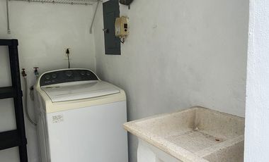 Renta casa Amueblada  en Conkal con piscina y paneles solares