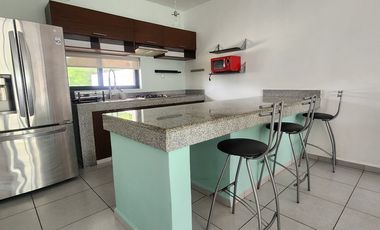 Renta casa Amueblada  en Conkal con piscina y paneles solares