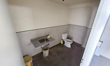 LOCAL EN VENTA MORON NORTE - EXCELENTE UBICACION