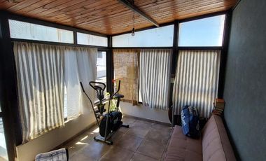 Casa de 5 ambientes con Fondo Libre y Parrilla - Villa Dominico