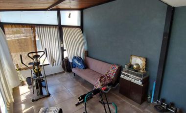 Casa de 5 ambientes con Fondo Libre y Parrilla - Villa Dominico