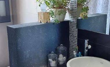 Casa de 5 ambientes con Fondo Libre y Parrilla - Villa Dominico