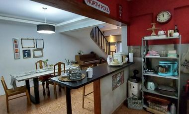 Casa de 5 ambientes con Fondo Libre y Parrilla - Villa Dominico