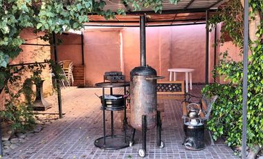 Casa en venta - 3 Dormitorios 2 Baños - Cocheras - 360Mts2 - Merlo