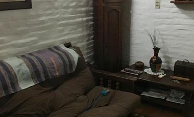 Casa en venta - 3 Dormitorios 2 Baños - Cocheras - 360Mts2 - Merlo