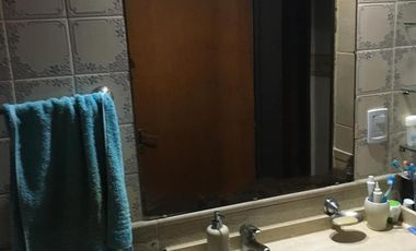 Casa en venta - 3 Dormitorios 2 Baños - Cocheras - 360Mts2 - Merlo