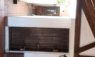 Casa en venta - 3 Dormitorios 2 Baños - Cocheras - 360Mts2 - Merlo