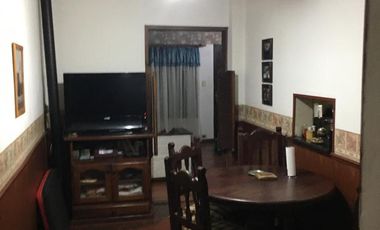 Casa en venta - 3 Dormitorios 2 Baños - Cocheras - 360Mts2 - Merlo
