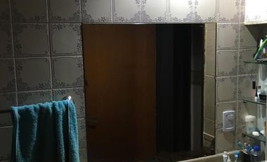 Casa en venta - 3 Dormitorios 2 Baños - Cocheras - 360Mts2 - Merlo