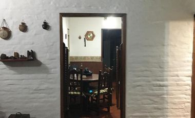 Casa en venta - 3 Dormitorios 2 Baños - Cocheras - 360Mts2 - Merlo