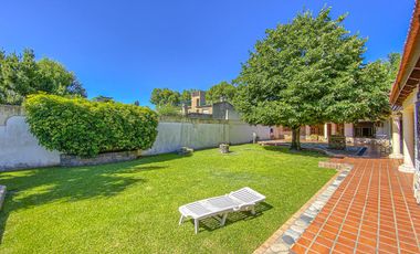 Casa de 2 dormitorios con pileta y quincho