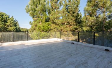 Casa en  VENTA CASA COSTA ESMERALDA, BARRIO SENDEROS IV, LOTE AL 486, 5 AMBIENTES