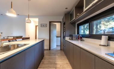 Casa en  VENTA CASA COSTA ESMERALDA, BARRIO SENDEROS IV, LOTE AL 486, 5 AMBIENTES