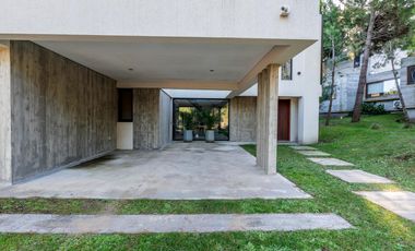 Casa en  VENTA CASA COSTA ESMERALDA, BARRIO SENDEROS IV, LOTE AL 486, 5 AMBIENTES